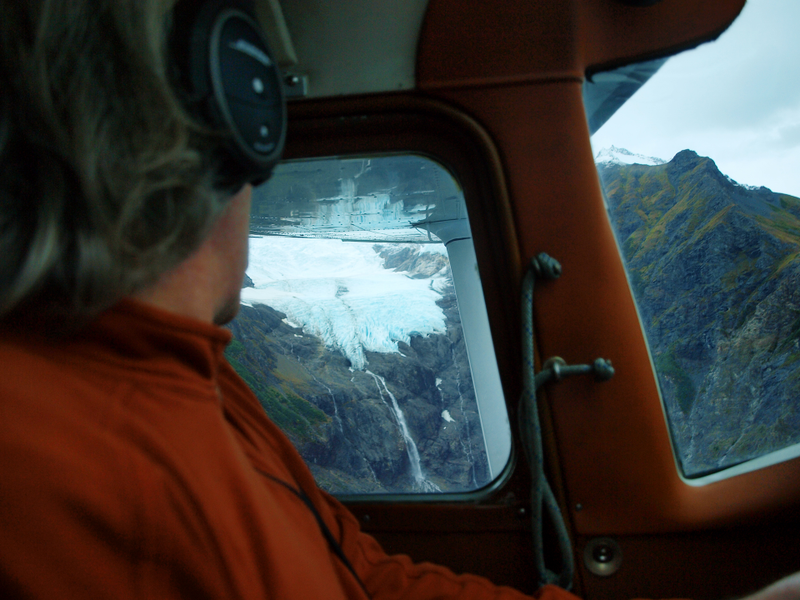 Illustration for article titled Flying Over Alaska's Glaciers With A Le Mans Racer At The Helm